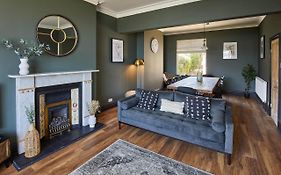 Host & Stay - Raven House